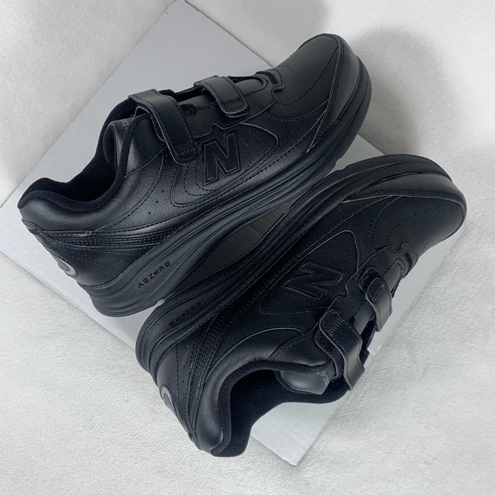 NEW New Balance Women's 577 V1 Hook and Loop Walking Shoe in Black Size 9.5M - Picture 7 of 9
